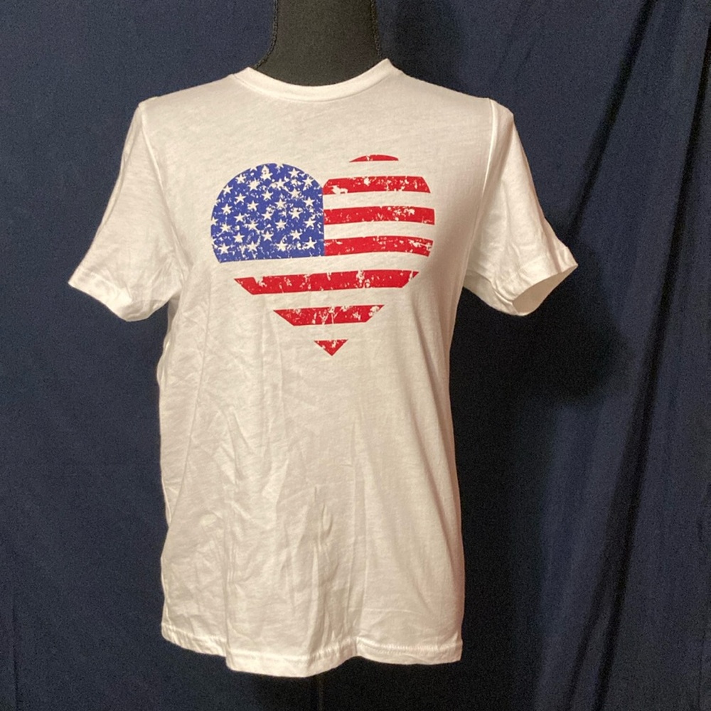 NWT, kids, White short sleeve T-Shirt w/ red & blue American Flag Heart Design!